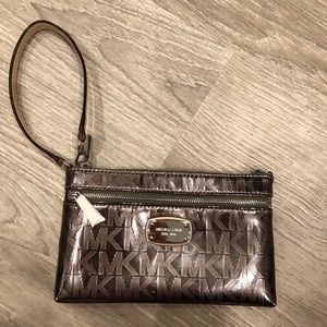 Michael Kors Jet Set metallic wristlet/clutch